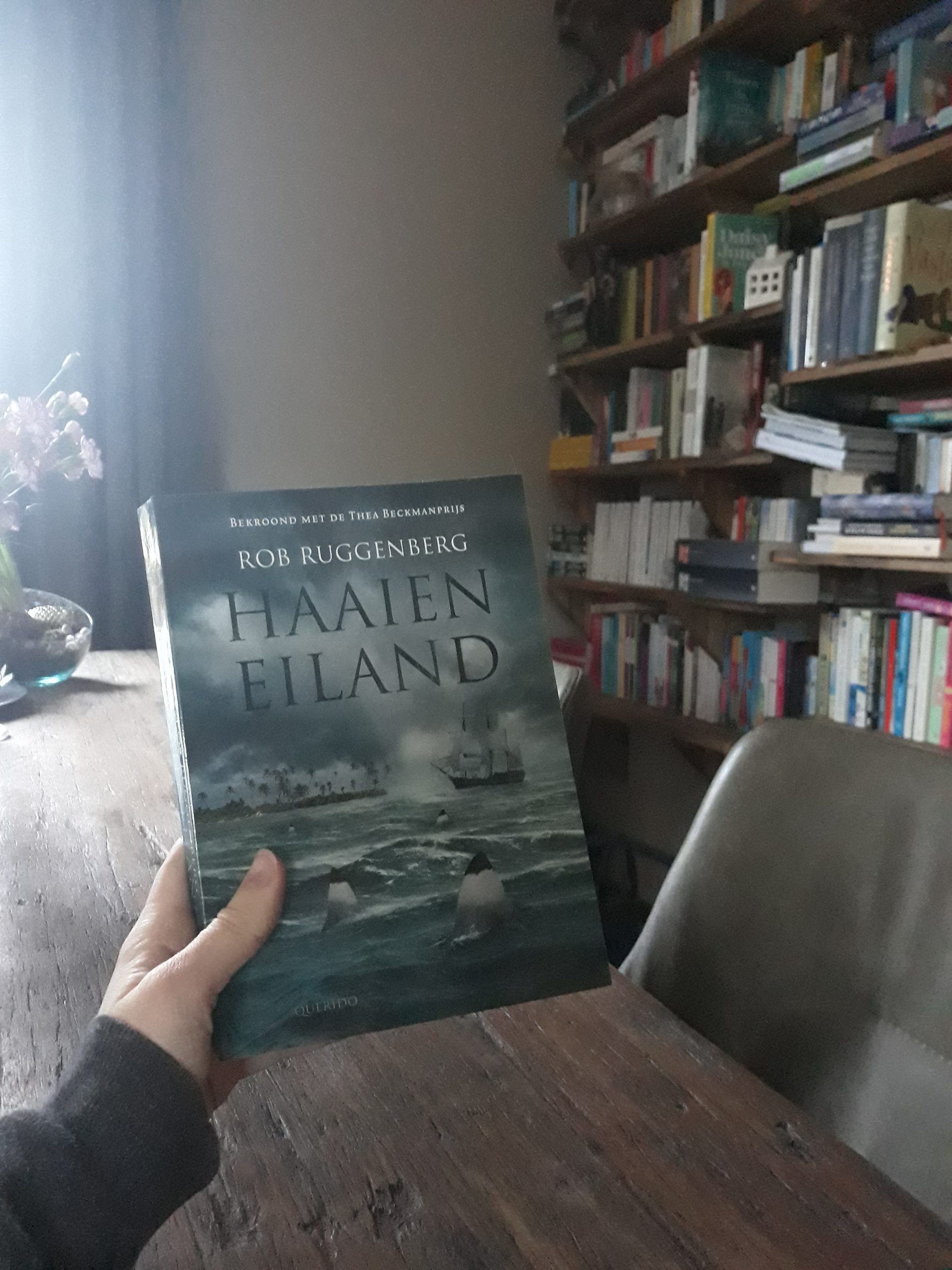 Boekrecensie: Haaieneiland – Rob Ruggenberg